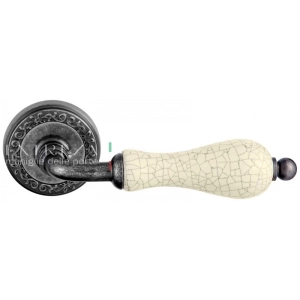 Дверная ручка Extreza DANA CRACKLE (Дана кракле) 306 на розетке R06 античное серебро F45