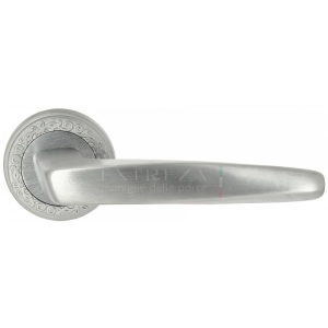 Дверная ручка Extreza VERRA (Вера) 327 на розетке R06 матовый хром F05