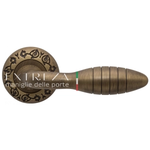 Дверная ручка Extreza MIREL (Мирел) 316 на розетке R04 матовая бронза F03