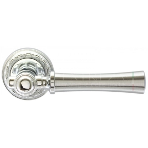 Дверная ручка Extreza DEZI (Дези) 309 на розетке R02 полированный хром / матовый хром F04/F05