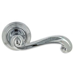 Дверная ручка Extreza BERTA (Берта) 312 на розетке R05 полированный хром