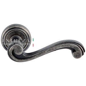 Дверная ручка Extreza LINA (Лина) 313 на розетке R01 античное серебро