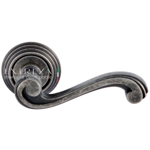 Дверная ручка Extreza LINA (Лина) 313 на розетке R05 античное серебро